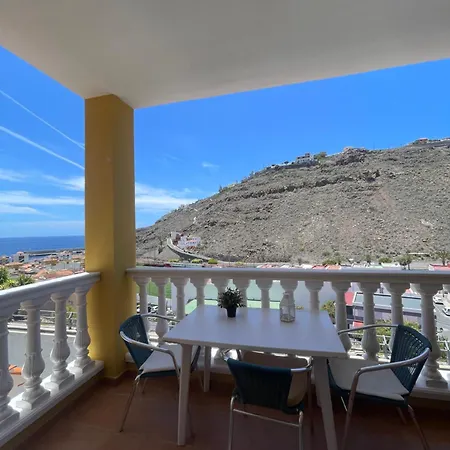 En La Gomera, Playa De Santiago, Alajero